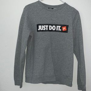 Nike Just Do It crewneck! Worn twice!!